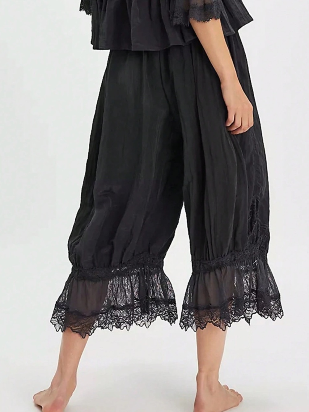 Boho Solid Stretchy Waist Lace hem Bloomers Pants - Picture 7 of 10